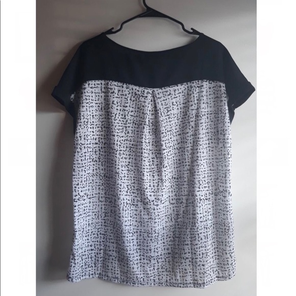 DONATED 6/30/2024 - XL Calvin Klein Jeans Speckle Dot Blouse - Picture 2 of 5